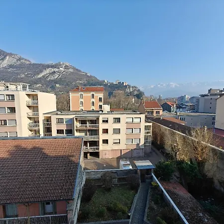 Gare, T2, Vue Bastille Et Belledonne, Climatisation, Neuf *