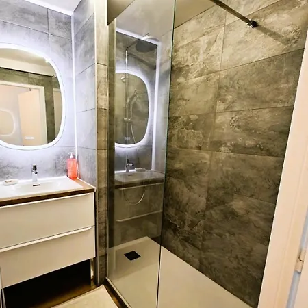 Gare, T2, Vue Bastille Et Belledonne, Climatisation, Neuf Apartamento *