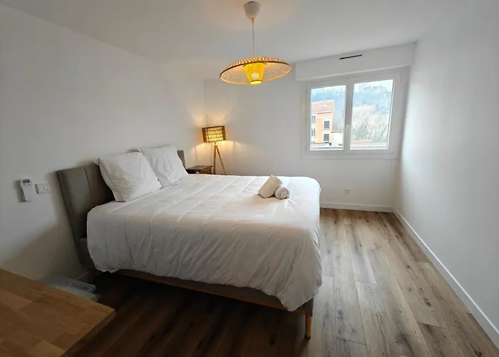 Gare, T2, Vue Bastille Et Belledonne, Climatisation, Neuf شقة